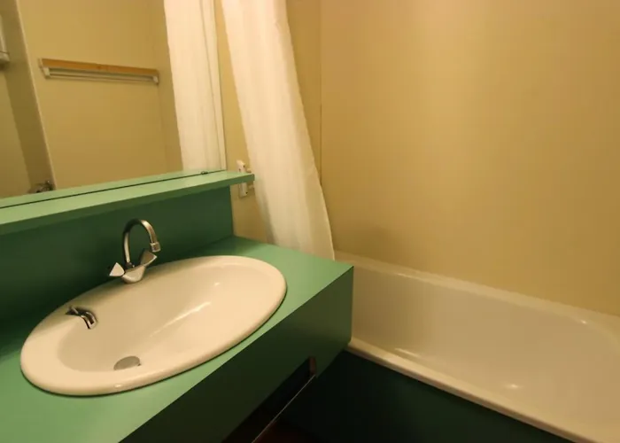 Roche Blanche - Pour 2 Personnes En Plein Centre De Mae-7809 Daire *